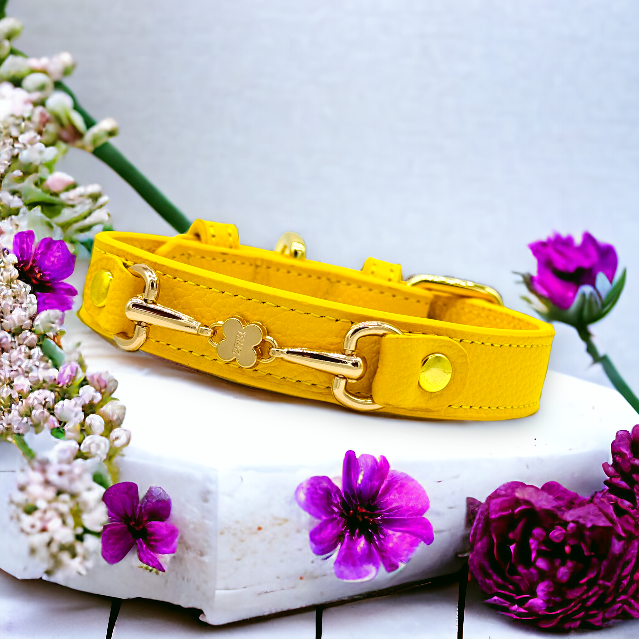 CLOVER Handmade Leather Dog Collar