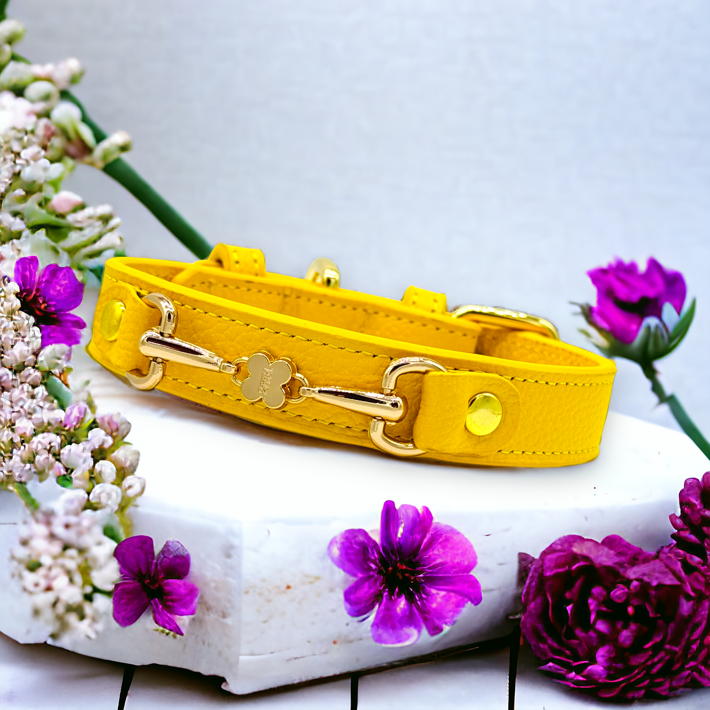 CLOVER Handmade Leather Dog Collar